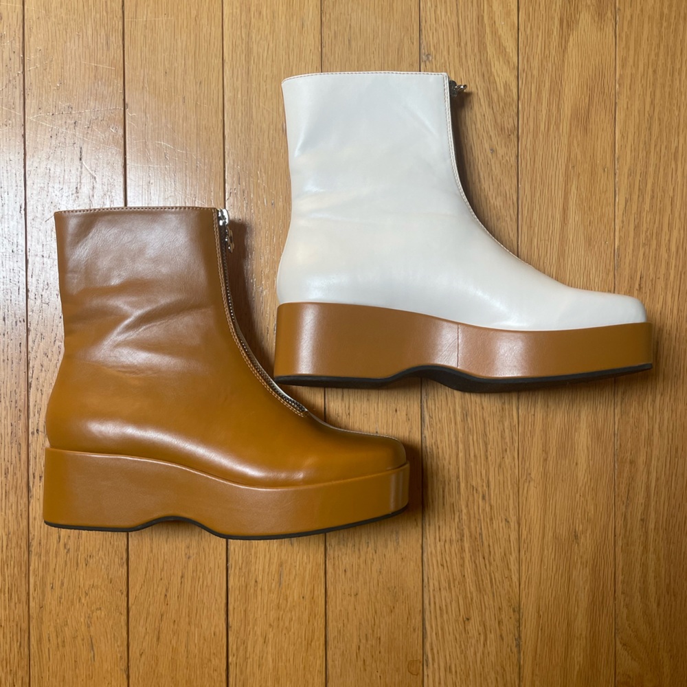 Lisa Says Gah retro-inspired, two-toned platform boots